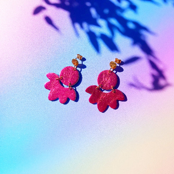 Boucles d'oreilles Solandra fushia irisé